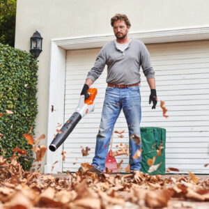 STIHL BGA 60, set s 2x AK 30 - Image 2